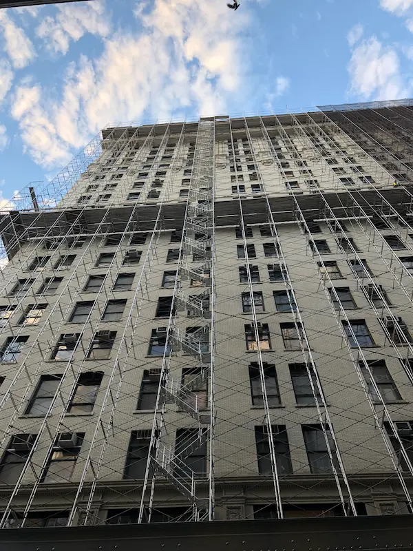 High rise pipe scaffolding