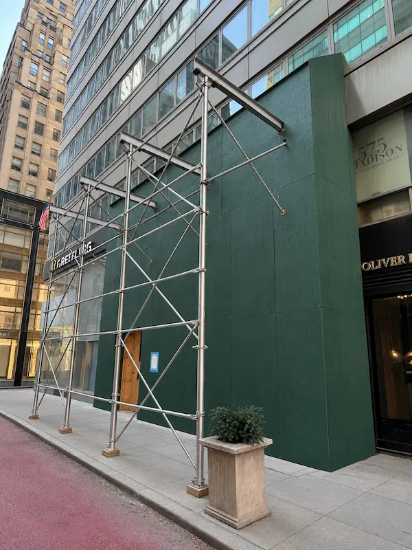 Plywood Enclosure on facade restoration